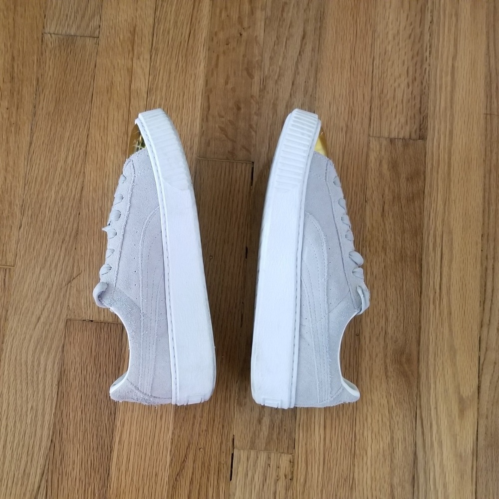 Like new!- Puma Platform Suede Sneaker - Picture 6 of 7